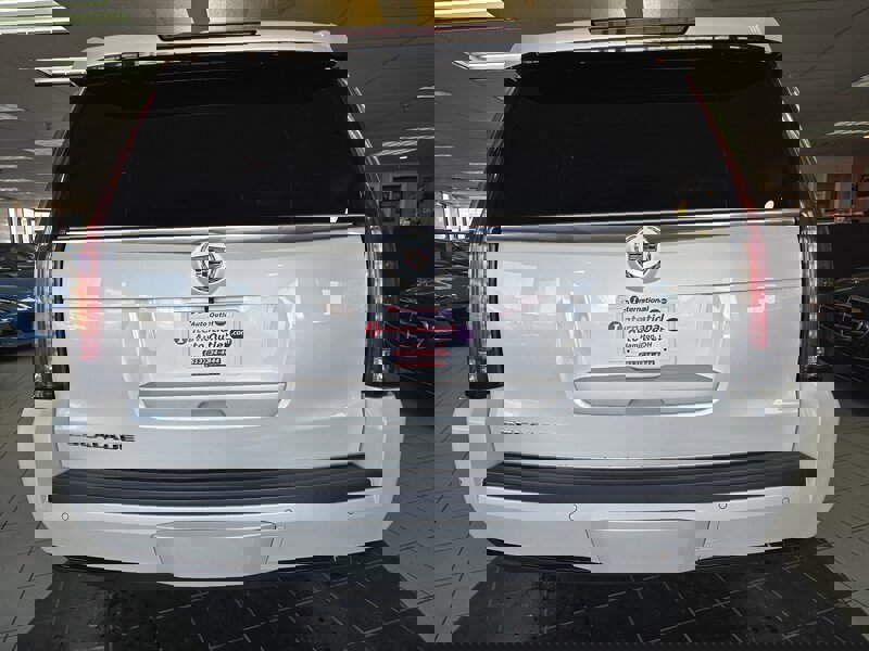 Used 2015 Cadillac Escalade ESV Luxury image 5