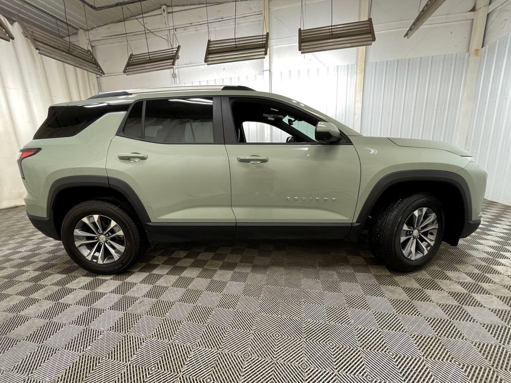 Used 2025 Chevrolet Equinox LT w/ Convenience Package II FWD image 17