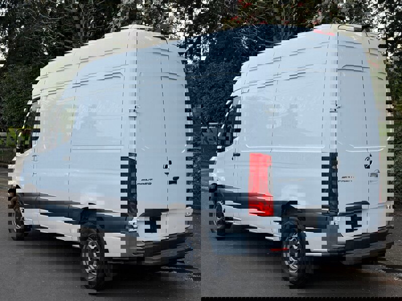 Used 2021 Mercedes-Benz Sprinter 2500 image 3