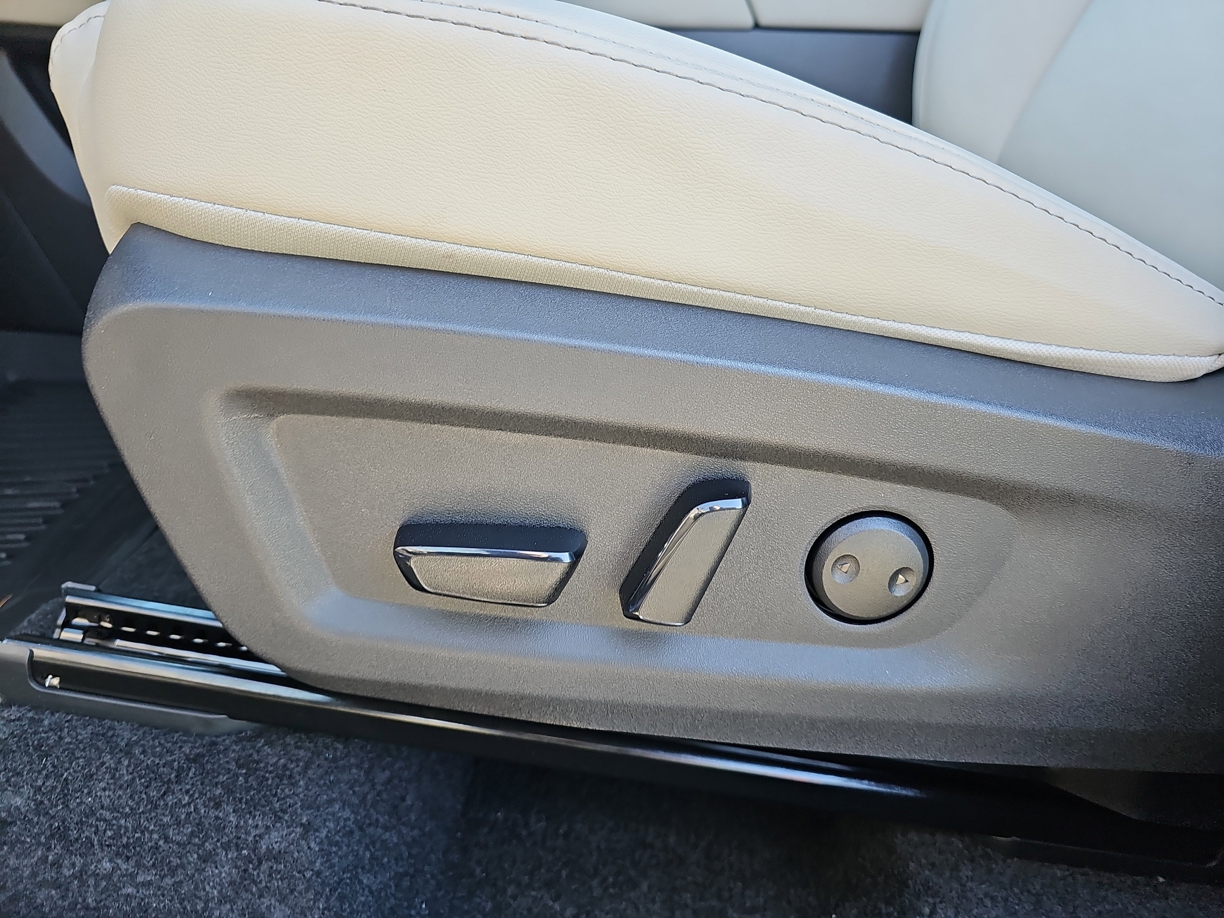 New 2025 Nissan Murano SV image 28