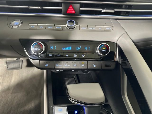 Certified 2024 Hyundai Elantra SEL w/ Convenience Package image 23