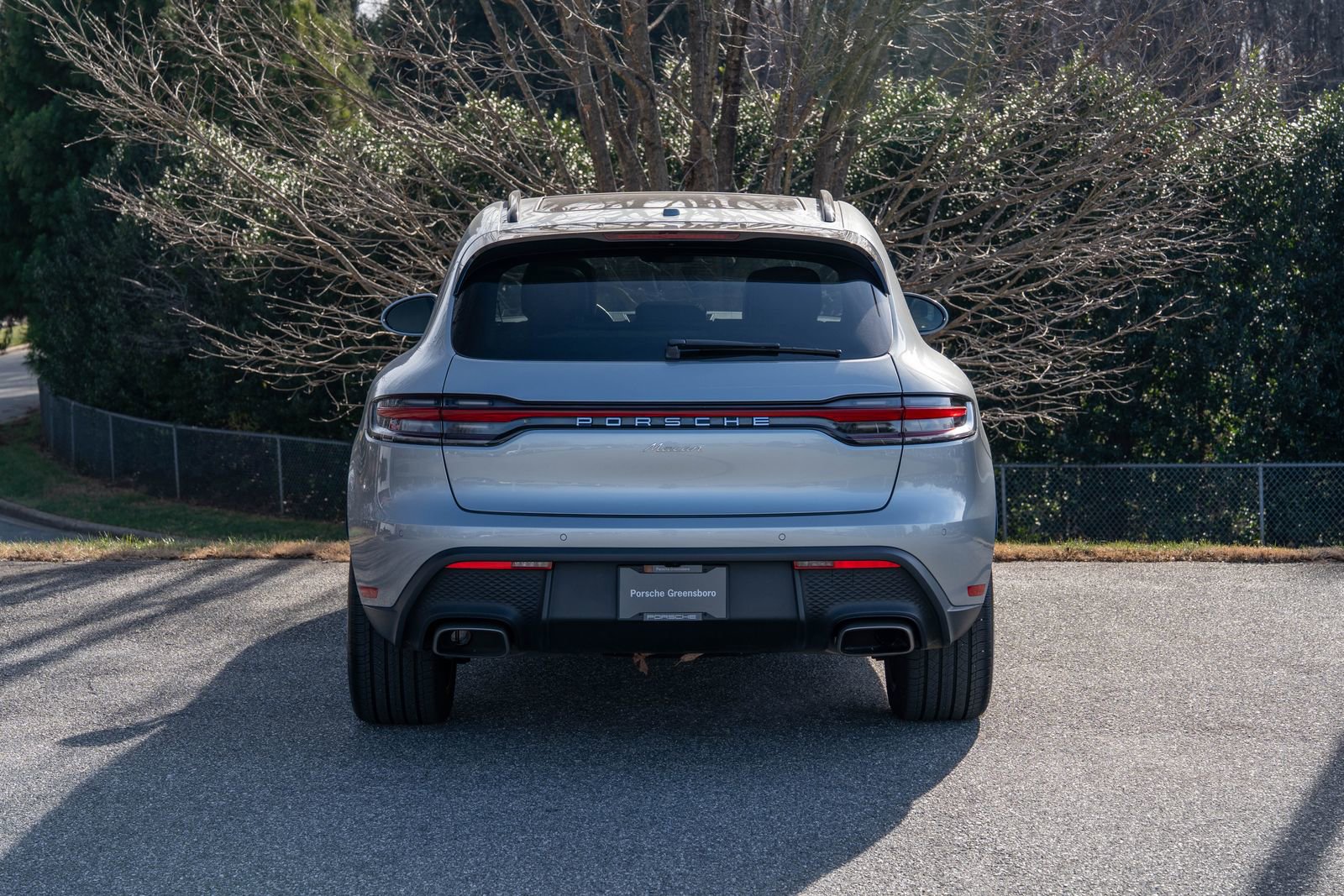 Certified 2025 Porsche Macan image 6