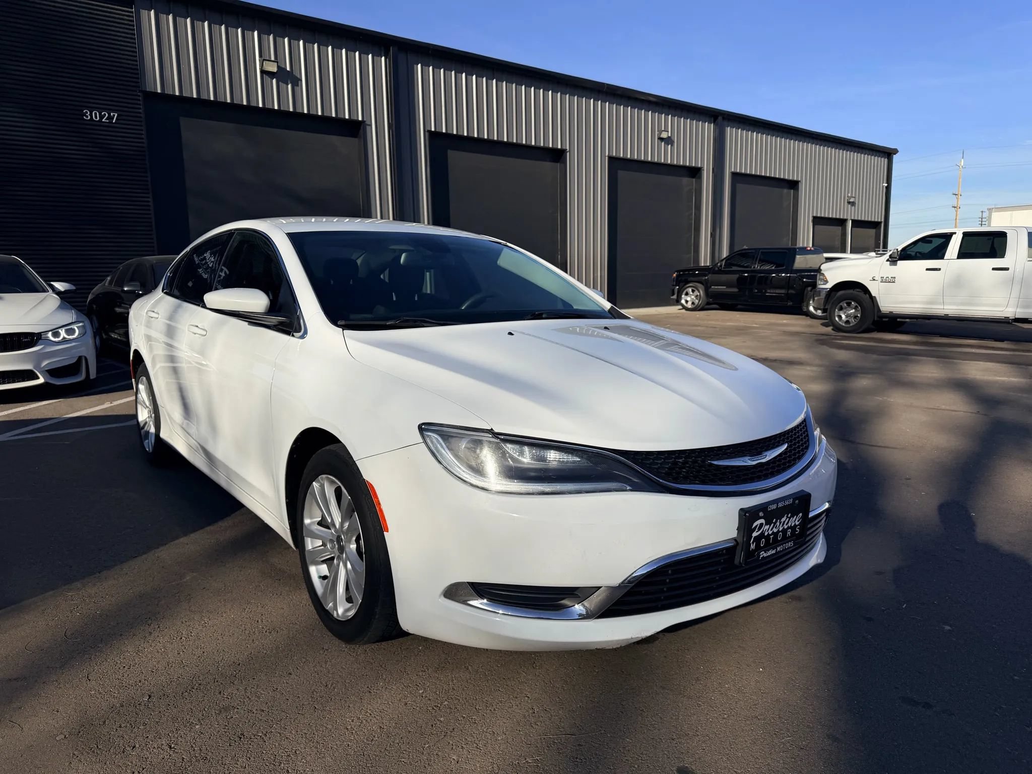 Used 2016 Chrysler 200 Limited FWD image 3