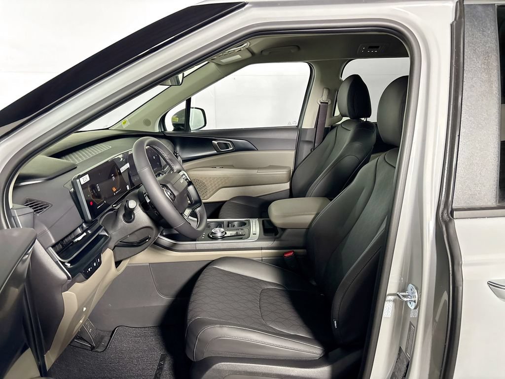 New 2027 Kia Carnival LXS FWD image 11