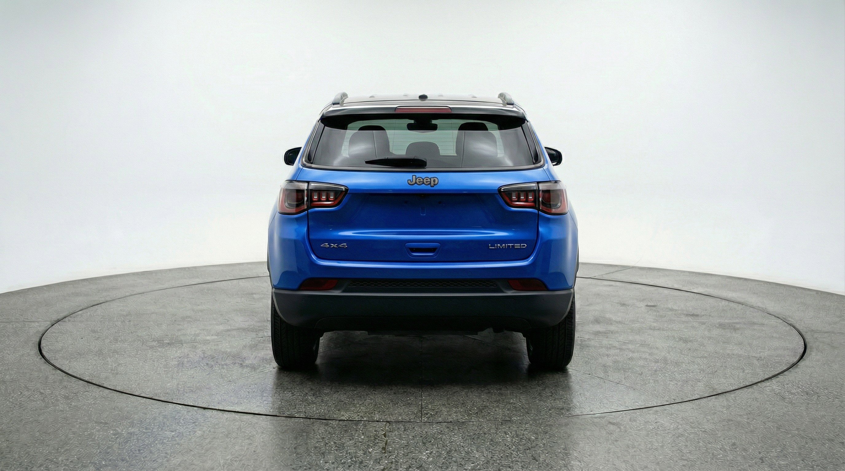 Used 2025 Jeep Compass Trailhawk AWD/4WD image 7