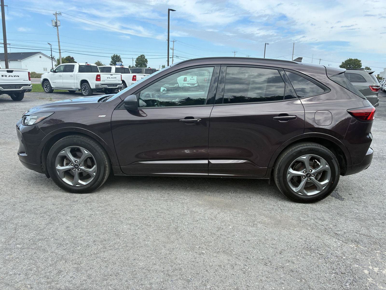 Used 2023 Ford Escape ST-Line w/ Tech Pack #1 AWD/4WD image 4