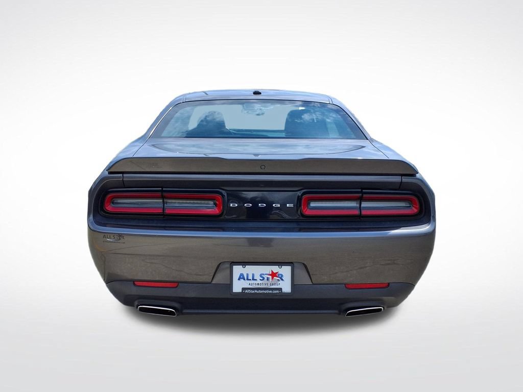 Used 2021 Dodge Challenger SXT RWD image 9