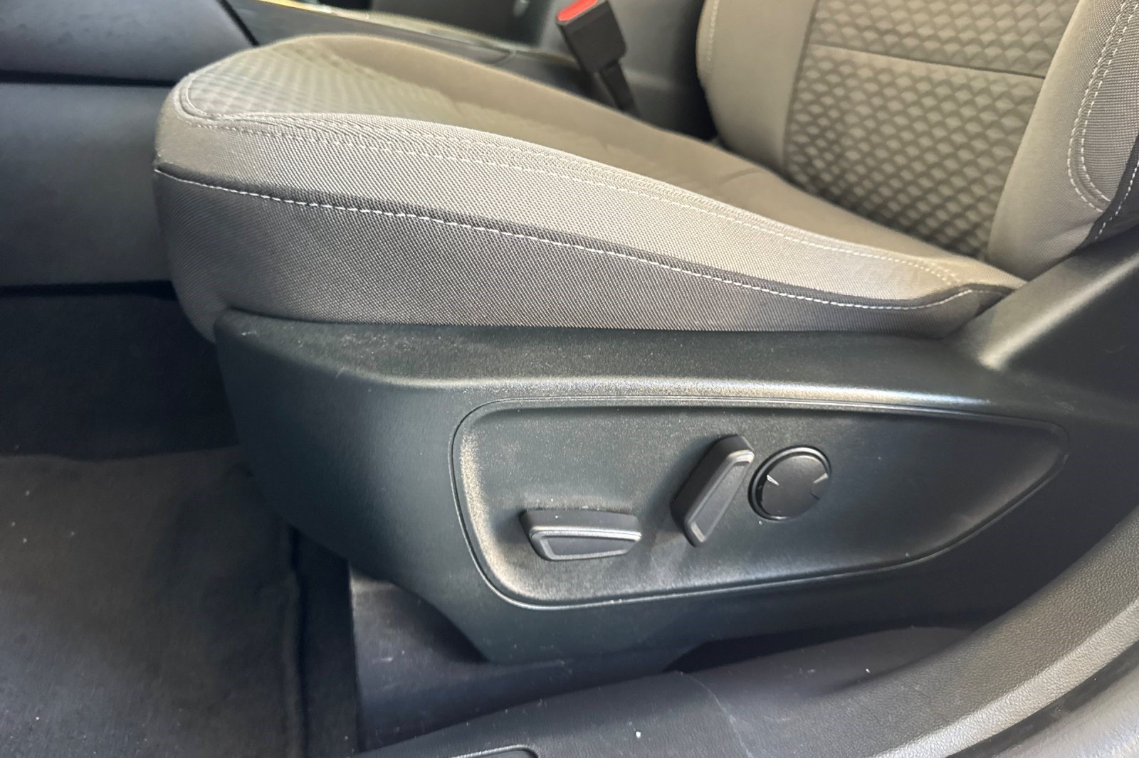 Used 2022 Ford Escape SE AWD/4WD image 14