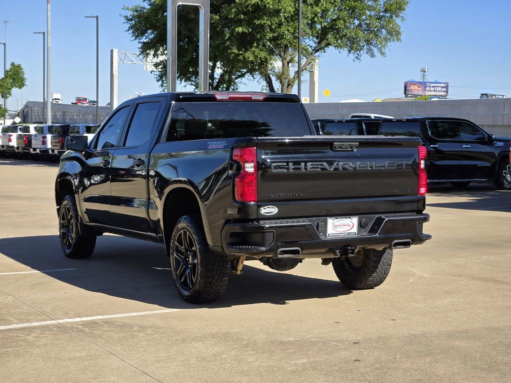 Used 2024 Chevrolet Silverado 1500 Custom Trail Boss w/ LPO, Dark Essentials Package image 5