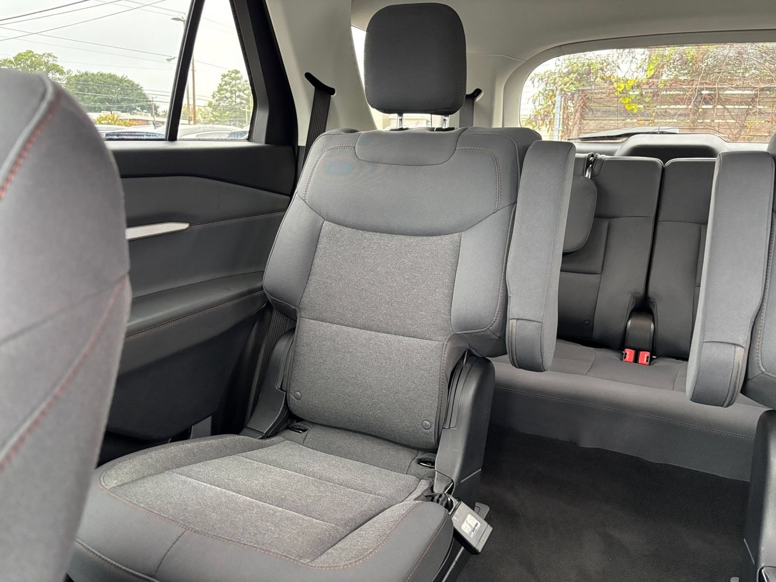 Used 2026 Ford Explorer Active AWD/4WD image 40