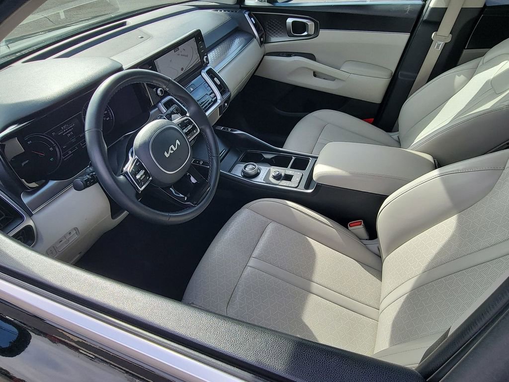 Used 2023 Kia Sorento EX w/ Panoramic Sunroof Package image 10