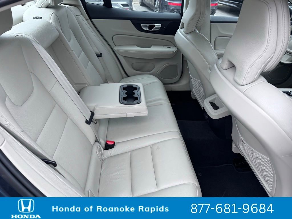 Used 2024 Volvo S60 B5 Core image 28