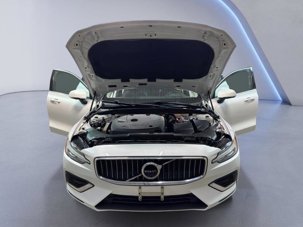 Used 2019 Volvo S60 T8 Inscription image 9