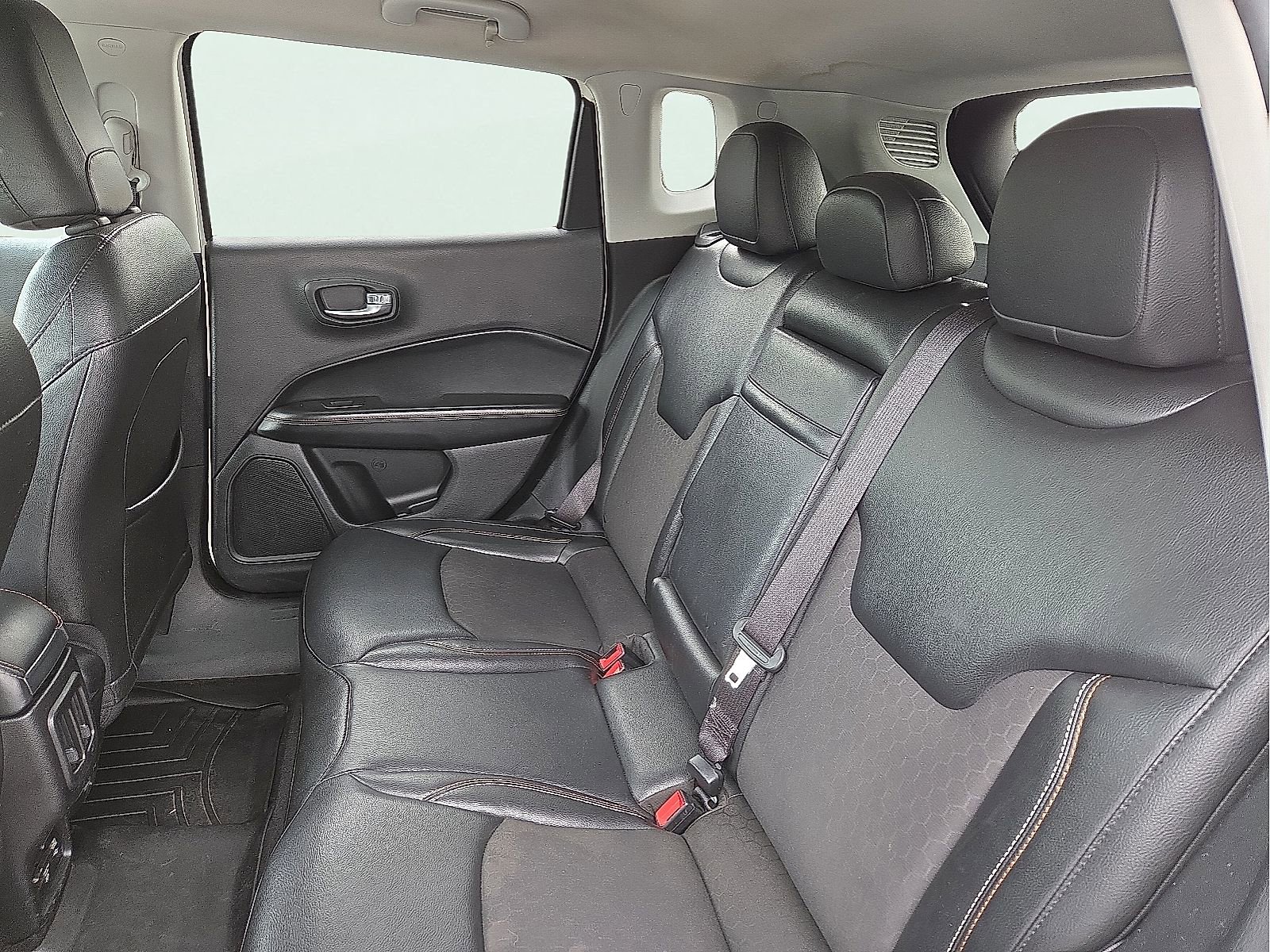 Used 2018 Jeep Compass Latitude w/ Popular Equipment Group AWD/4WD image 10