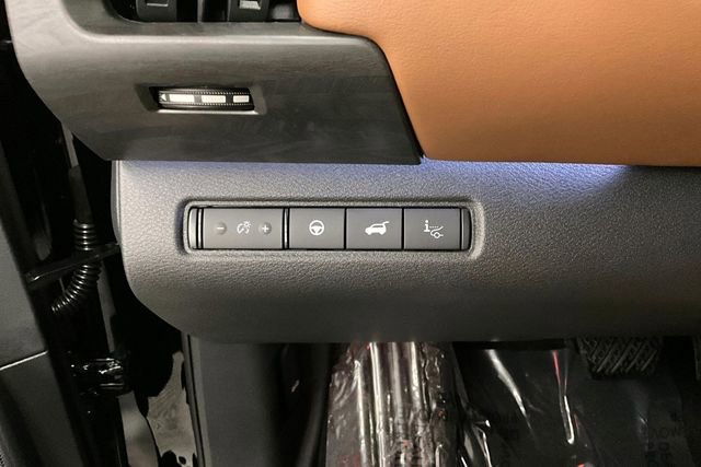 New 2026 Nissan Pathfinder Platinum image 31