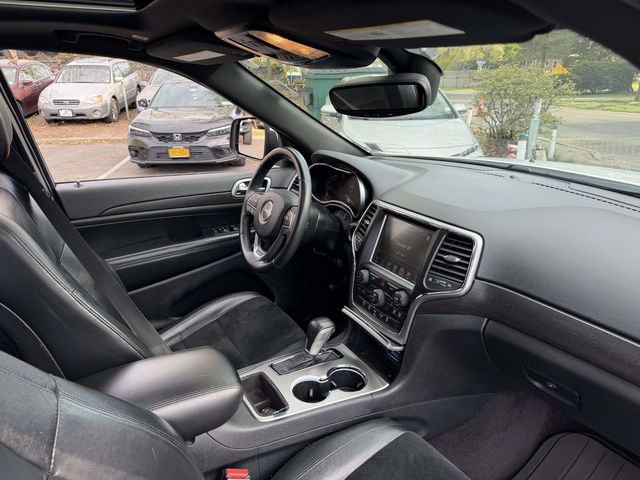 Used 2017 Jeep Grand Cherokee Altitude AWD/4WD image 12