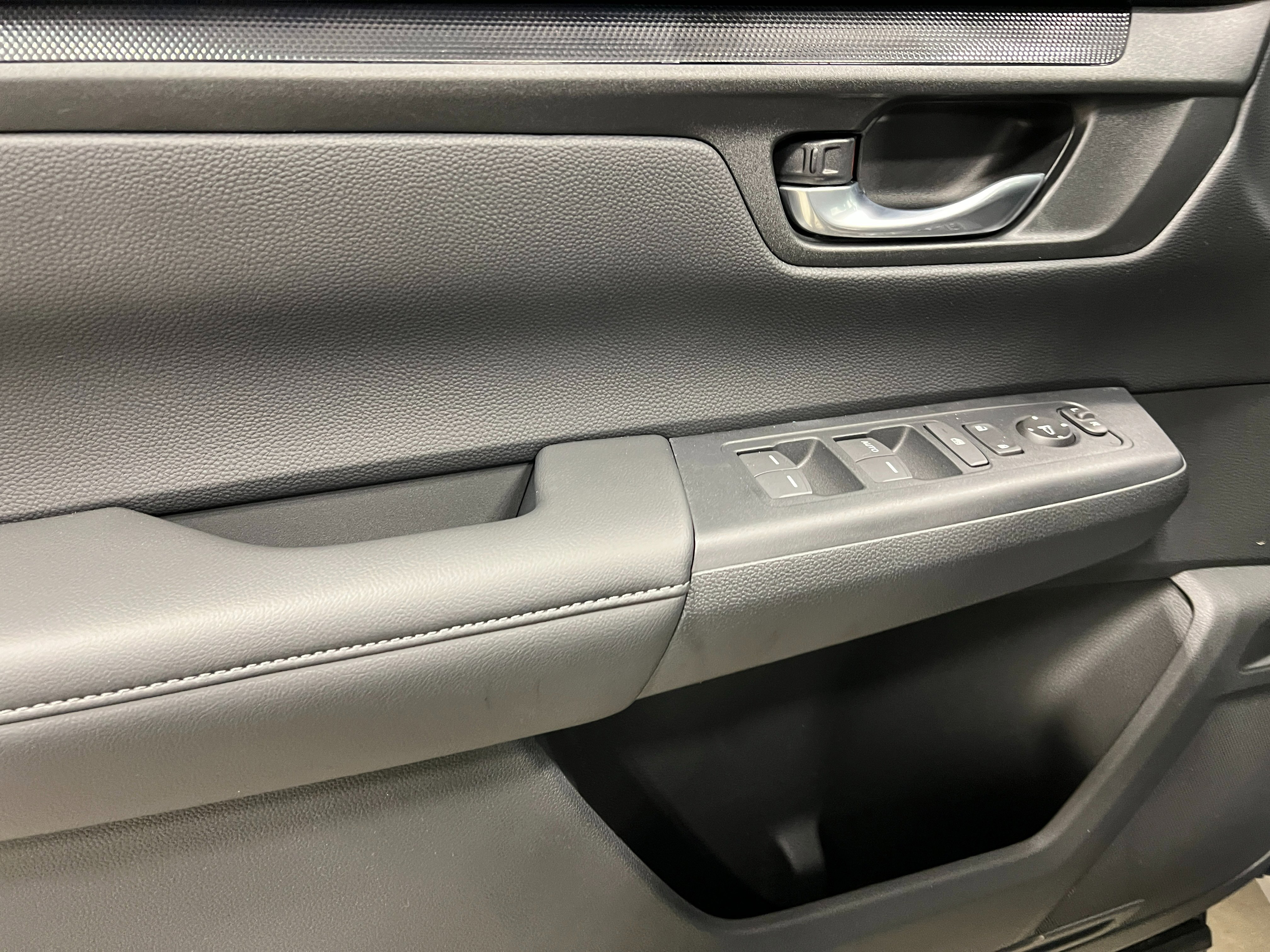 New 2025 Honda CR-V LX image 13