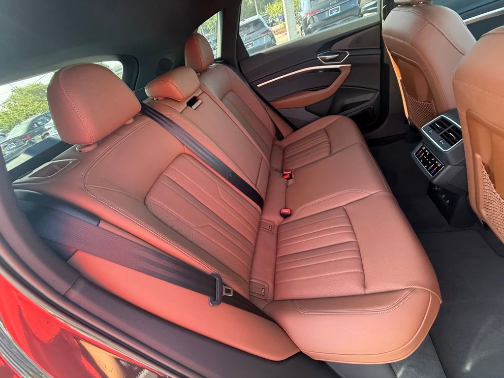 Used 2024 Audi Q8 e-tron Premium Plus w/ Premium Plus Package image 54