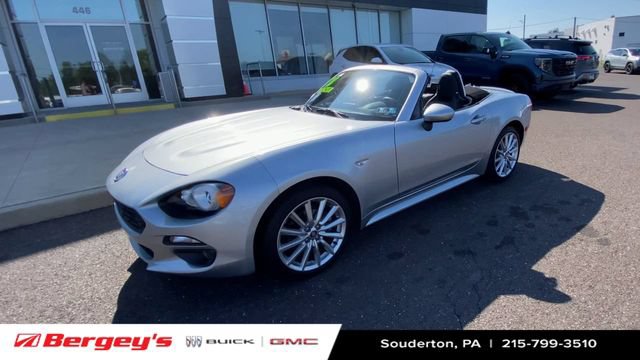 Used 2018 FIAT 124 Spider Lusso w/ Convenience Group RWD image 5