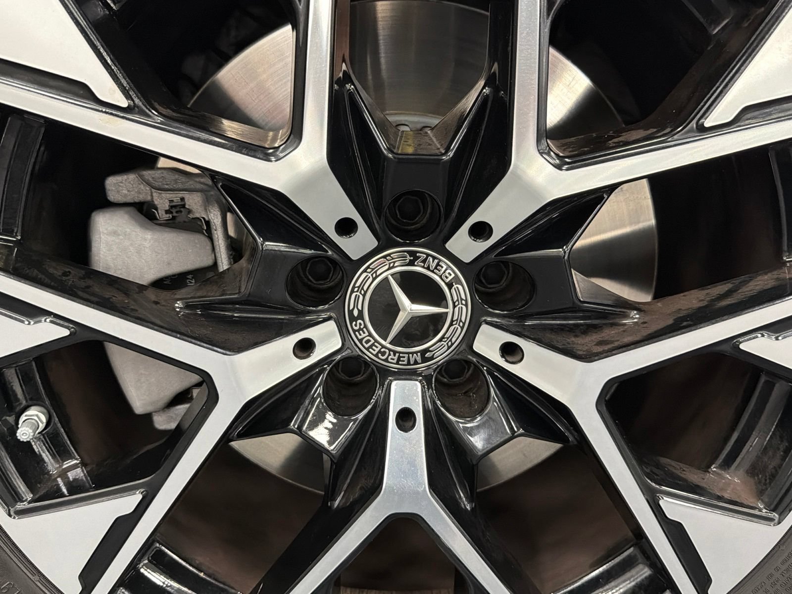 Used 2025 Mercedes-Benz GLC 350e 4MATIC image 19
