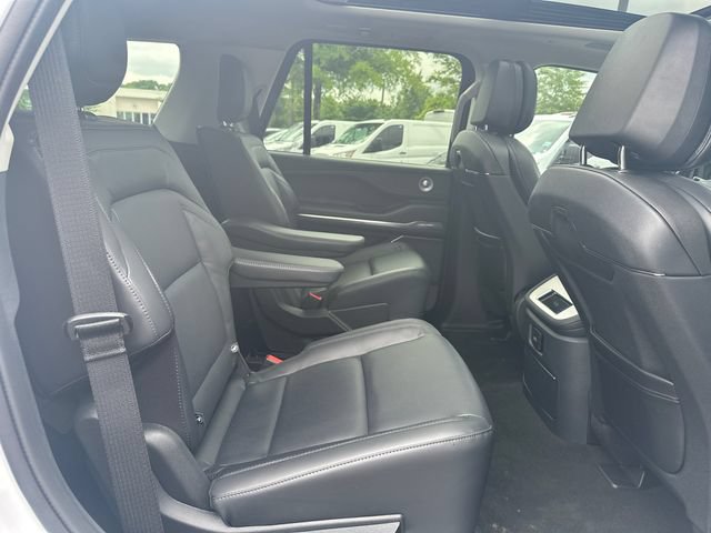 New 2026 Lincoln Navigator Reserve AWD/4WD image 16