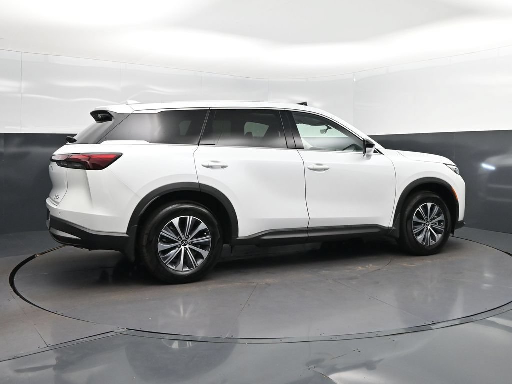 Certified 2026 INFINITI QX60 Pure w/ Cargo Package FWD image 8
