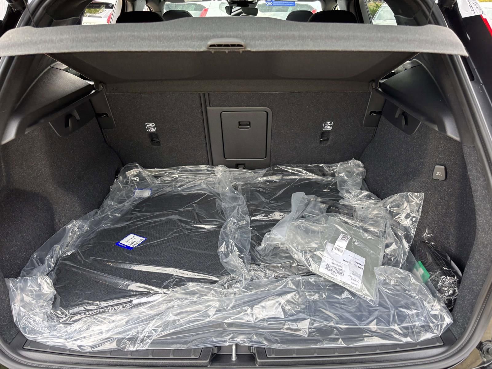 New 2026 Volvo XC40 B5 Ultra w/ Protection Package Premier image 9