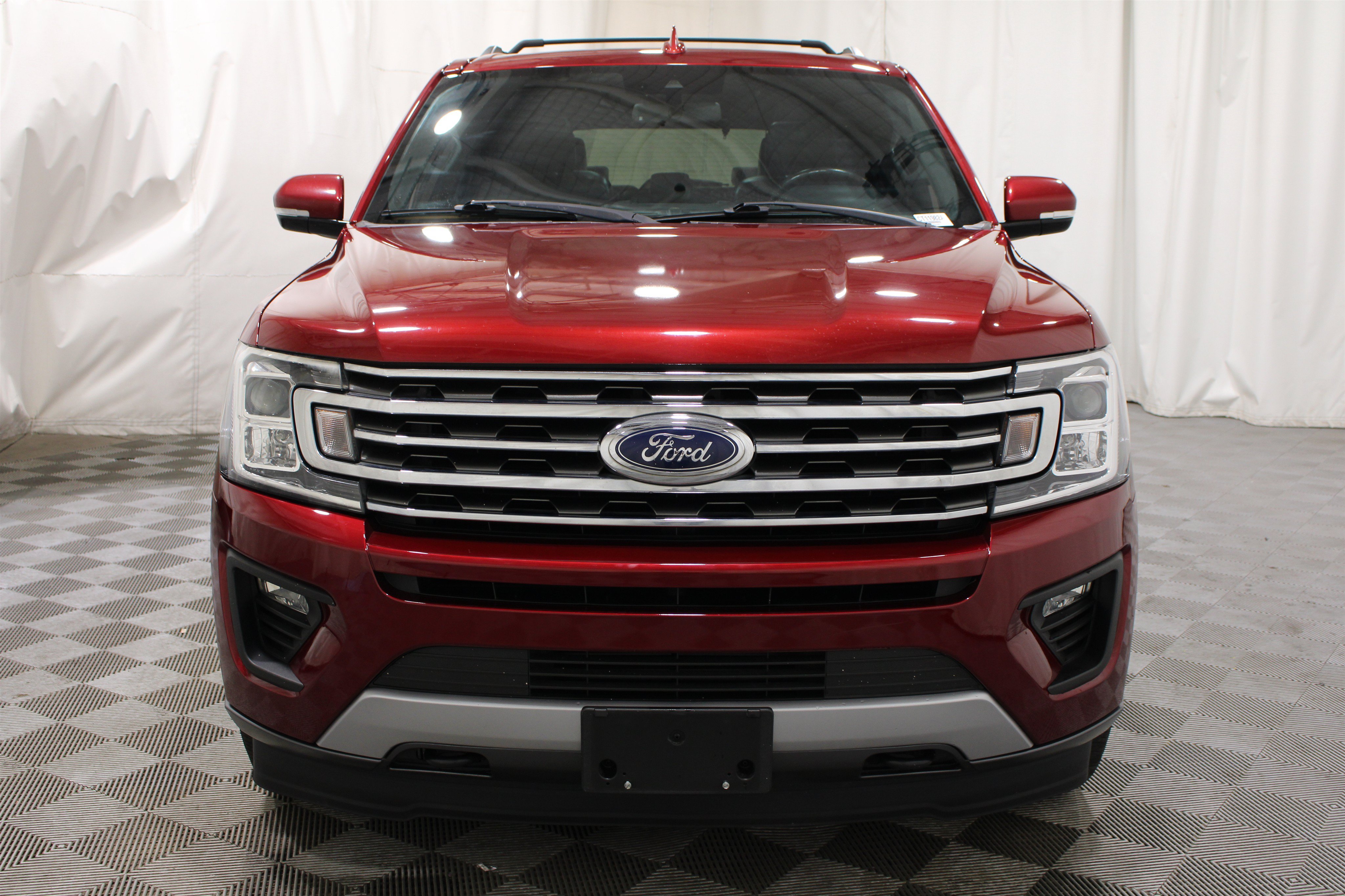 Used 2018 Ford Expedition XLT w/ Equipment Group 202A AWD/4WD image 38