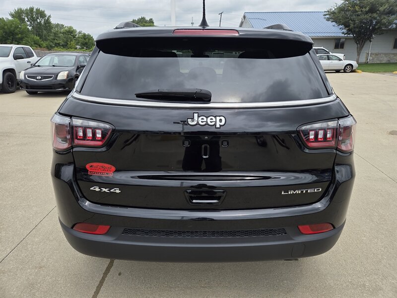 Used 2022 Jeep Compass Limited AWD/4WD image 4
