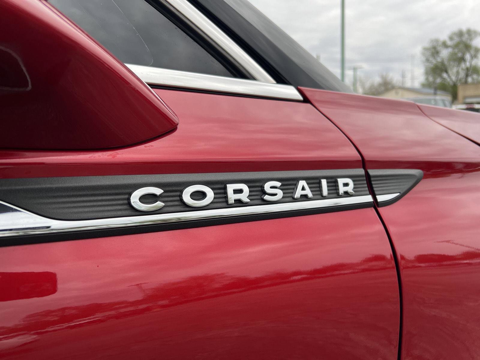 Used 2025 Lincoln Corsair AWD image 3