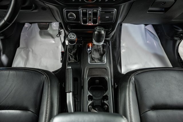 Used 2020 Jeep Wrangler Unlimited Sahara image 33