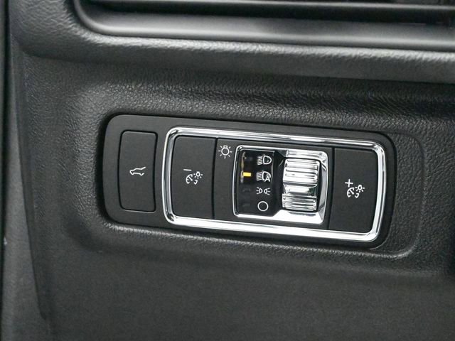 Certified 2022 Lincoln Corsair FWD w/ Equipment Group 101A image 11