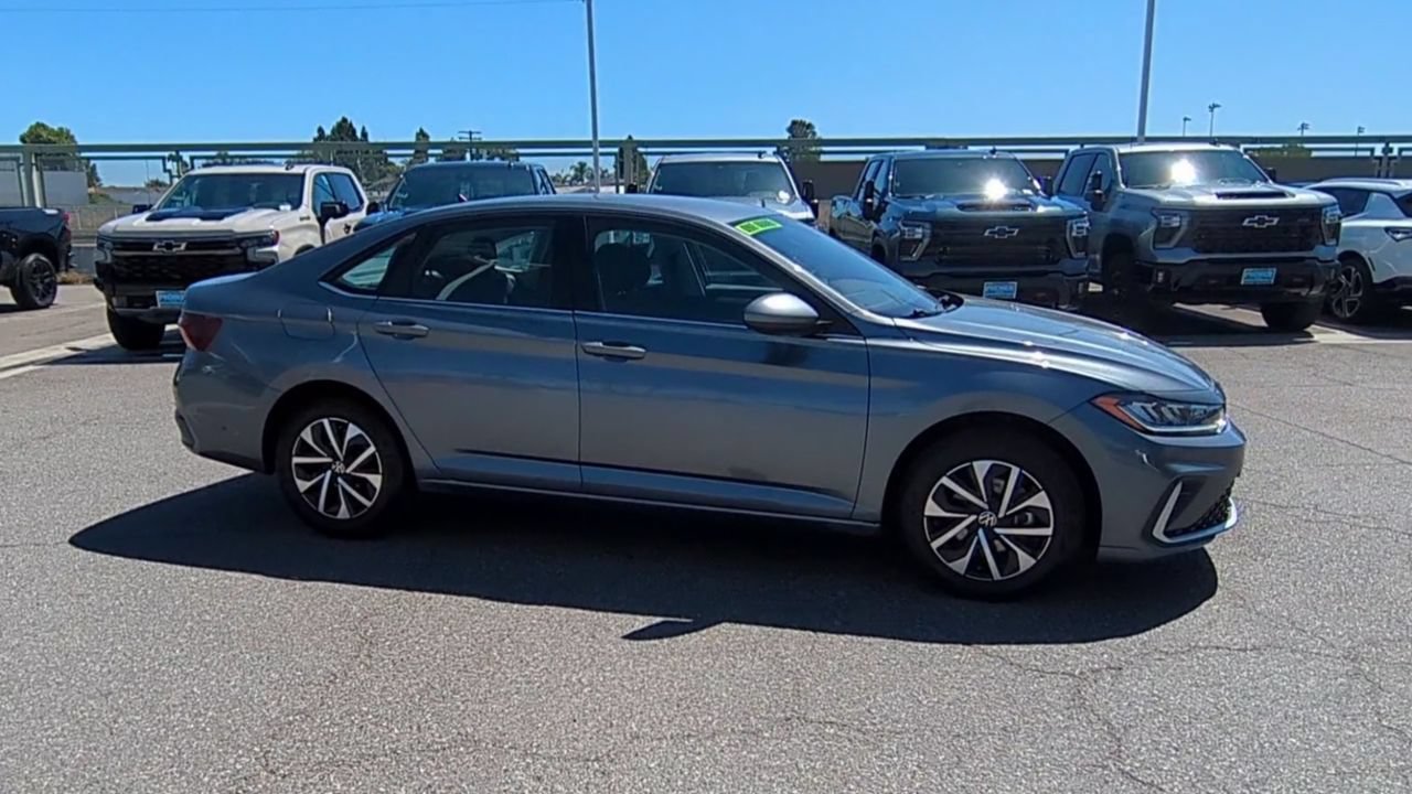 Used 2025 Volkswagen Jetta S FWD image 9