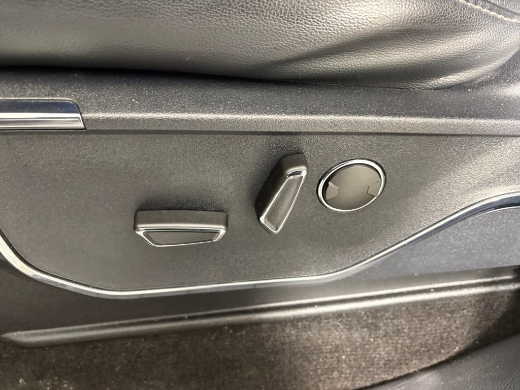 Certified 2022 Ford F150 Lariat w/ Equipment Group 502A High image 14