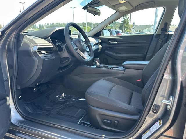 Used 2025 Nissan Altima 2.5 SV FWD image 9