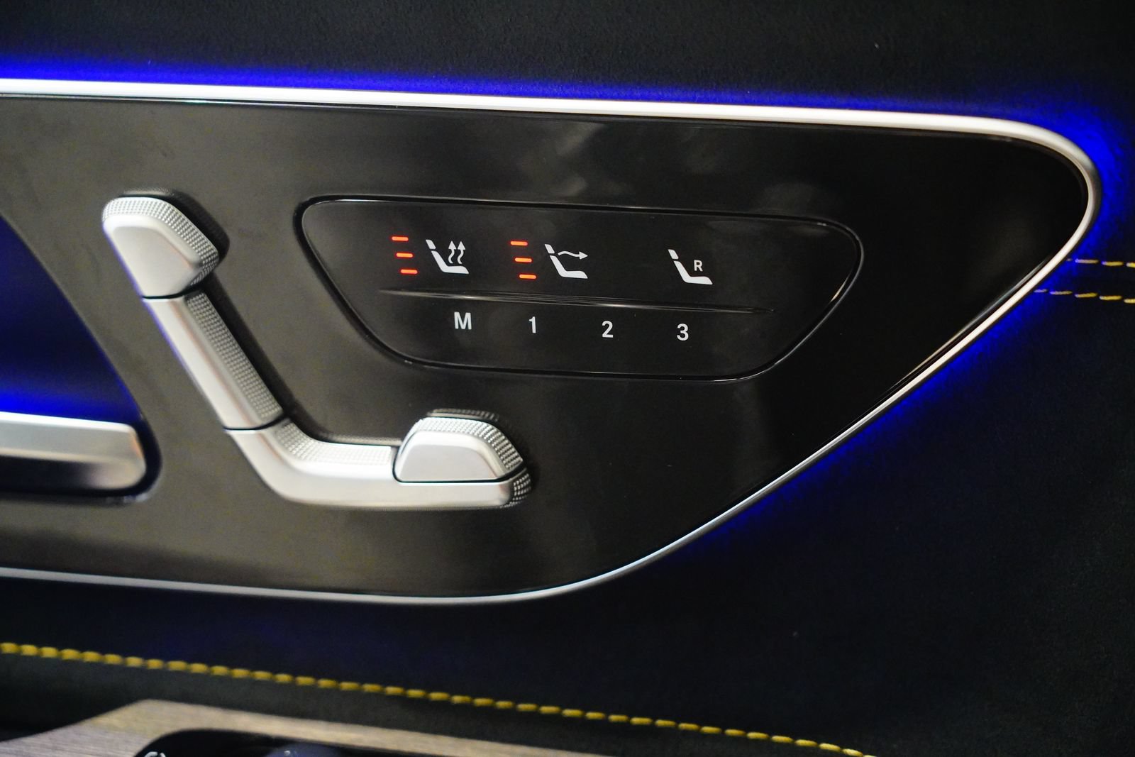 Certified 2025 Mercedes-Benz SL 63 AMG 4MATIC image 32