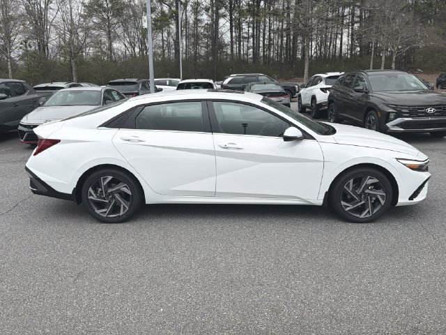New 2026 Hyundai Elantra Limited FWD image 9