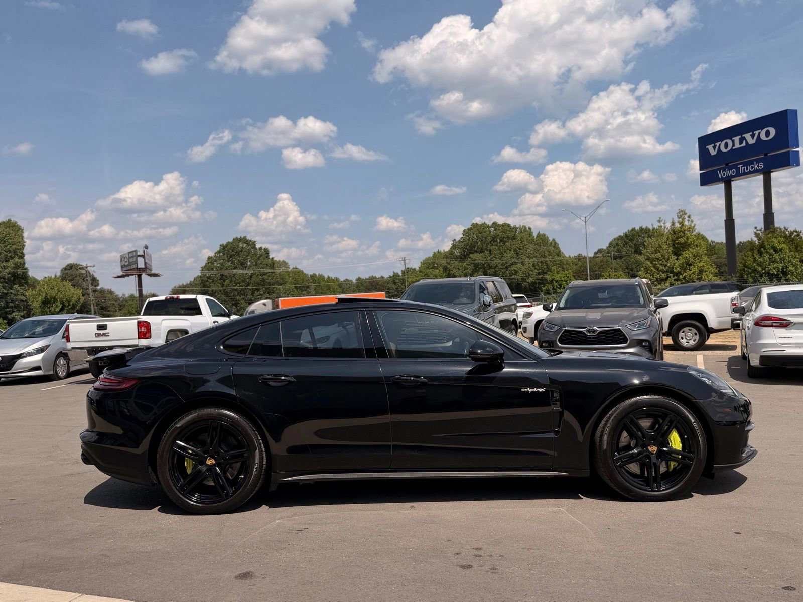 Used 2018 Porsche Panamera 4 AWD/4WD image 9