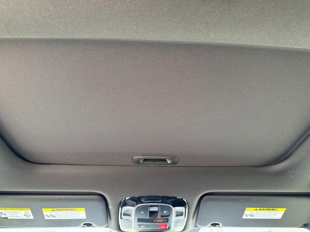 Used 2025 Hyundai Santa Cruz Limited image 13