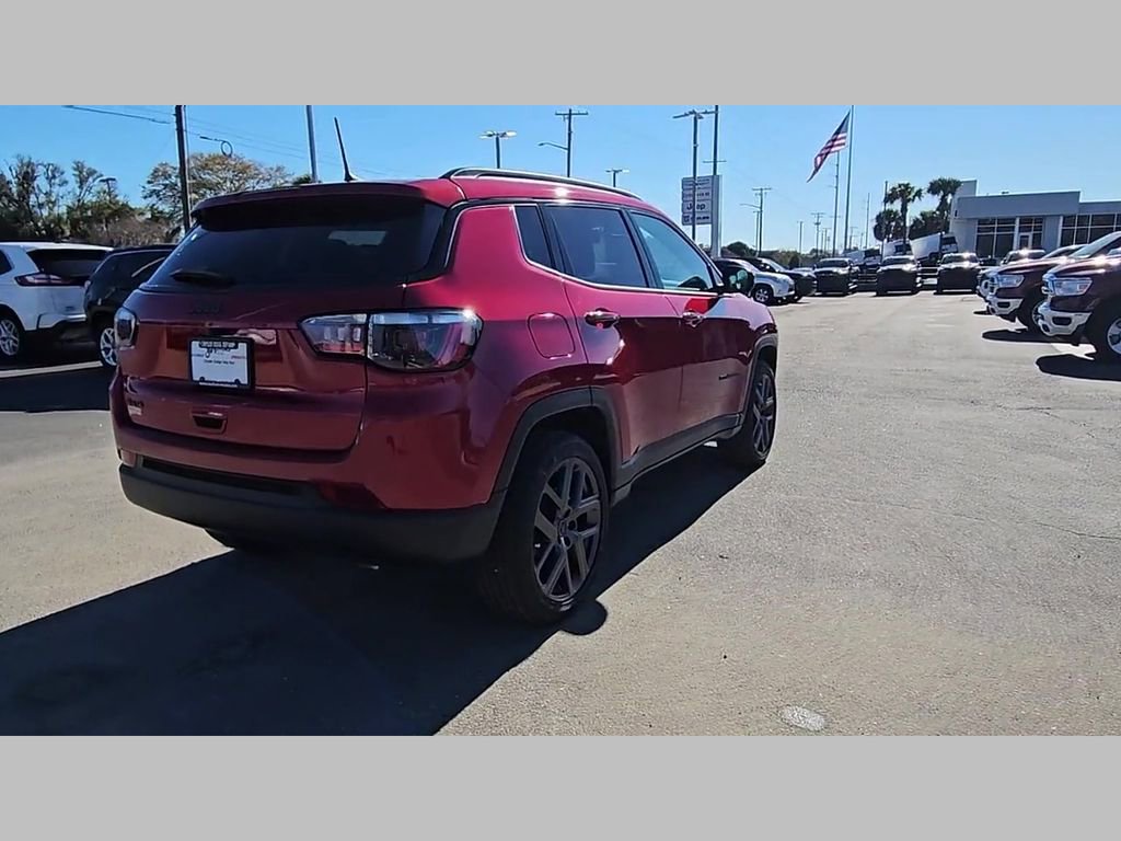 New 2026 Jeep Compass Latitude AWD/4WD image 30