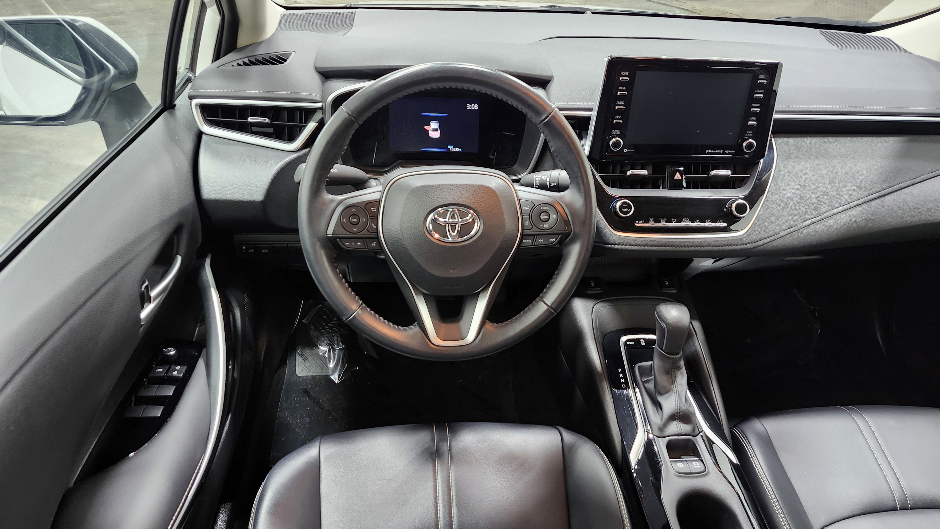 Used 2020 Toyota Corolla XLE image 26