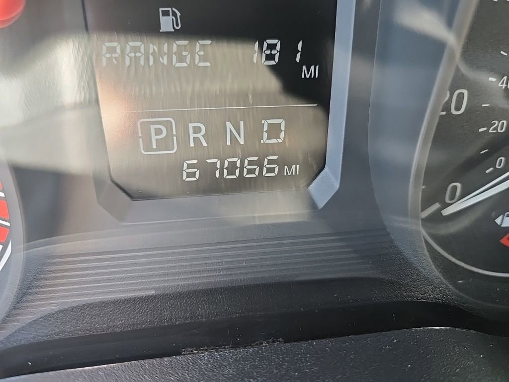 Used 2017 Nissan Titan S image 17