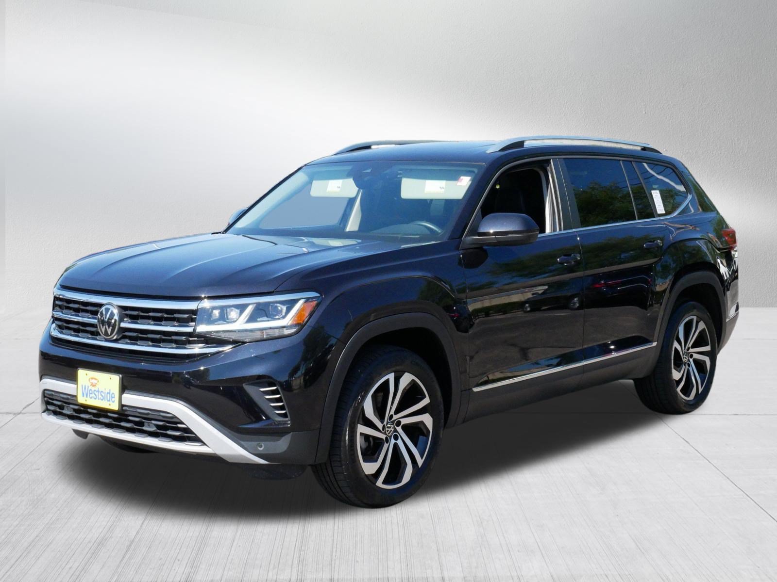 Certified 2023 Volkswagen Atlas SEL AWD/4WD image 3