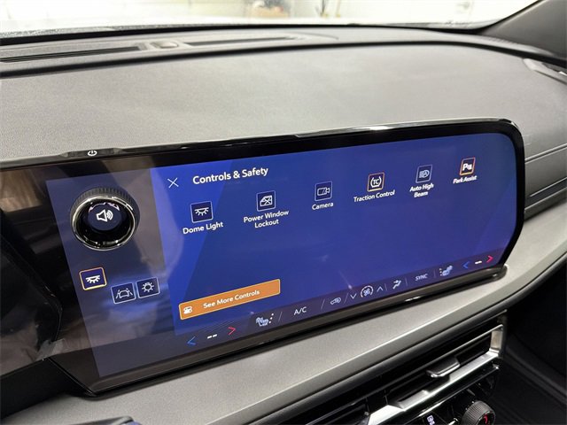 New 2026 Chevrolet Traverse LT w/ LPO, Floor Liner Package image 31