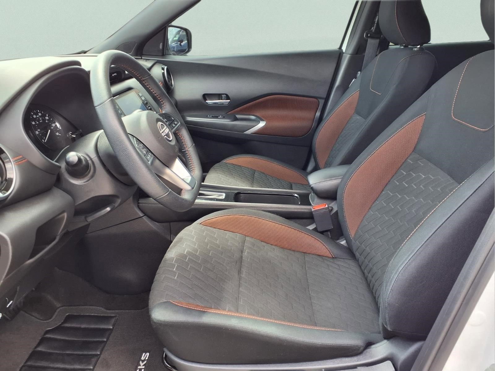 Used 2023 Nissan Kicks SR image 10