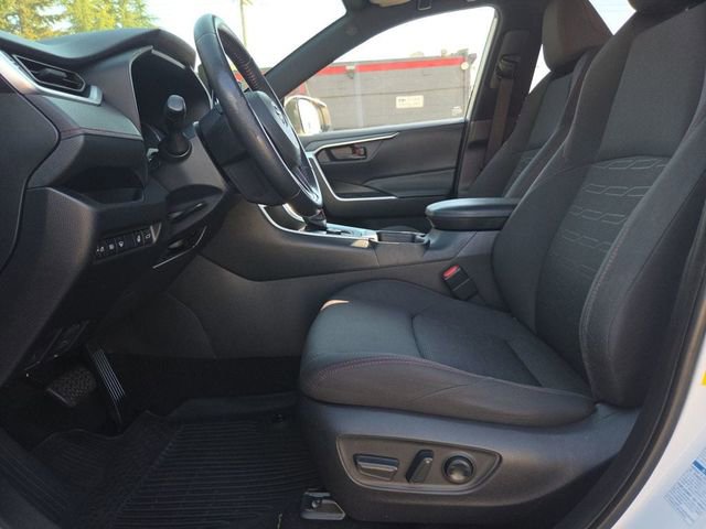 Used 2021 Toyota RAV4 SE w/ Weather & Moonroof Package AWD/4WD image 9