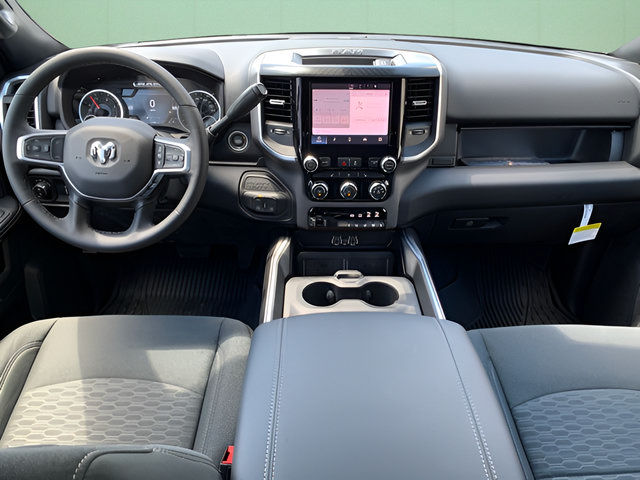 New 2025 RAM 2500 Big Horn AWD/4WD image 22