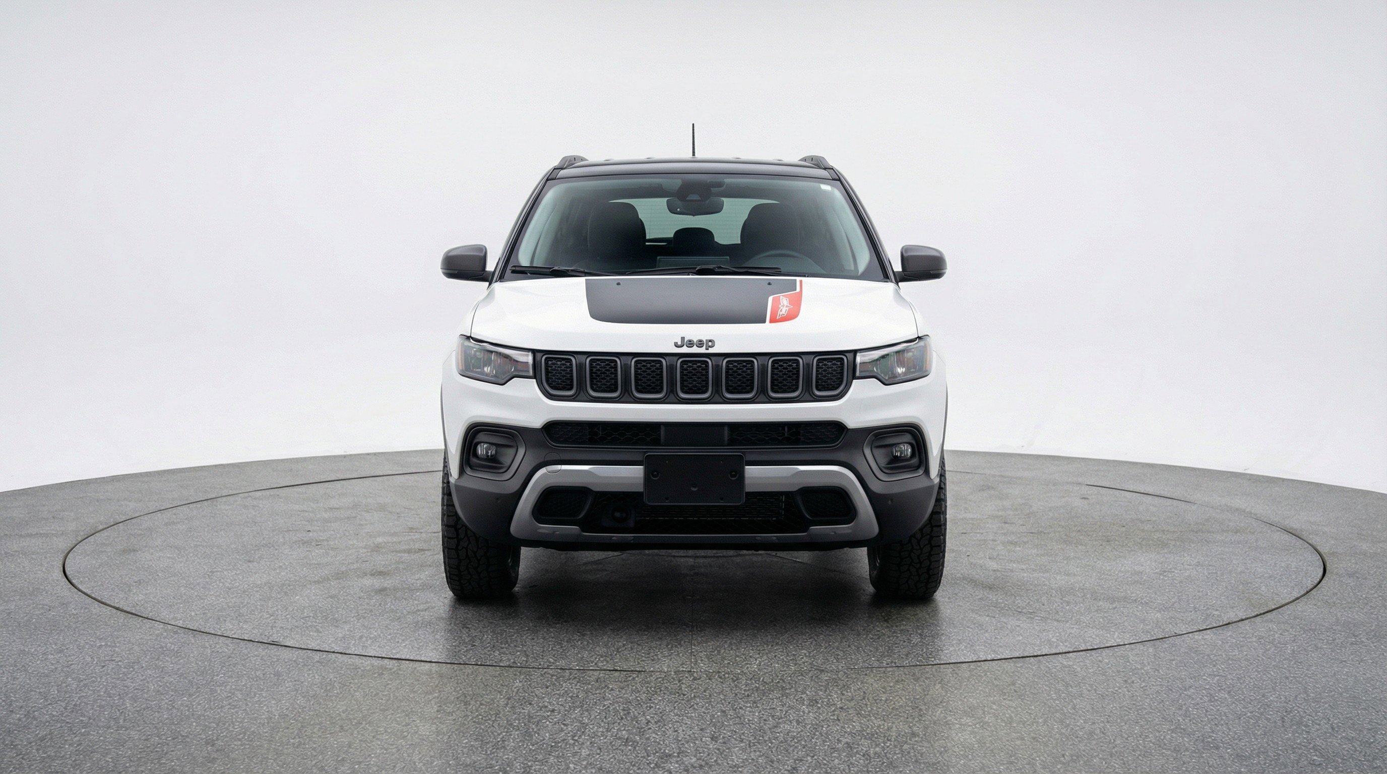 Used 2025 Jeep Compass Trailhawk AWD/4WD image 2