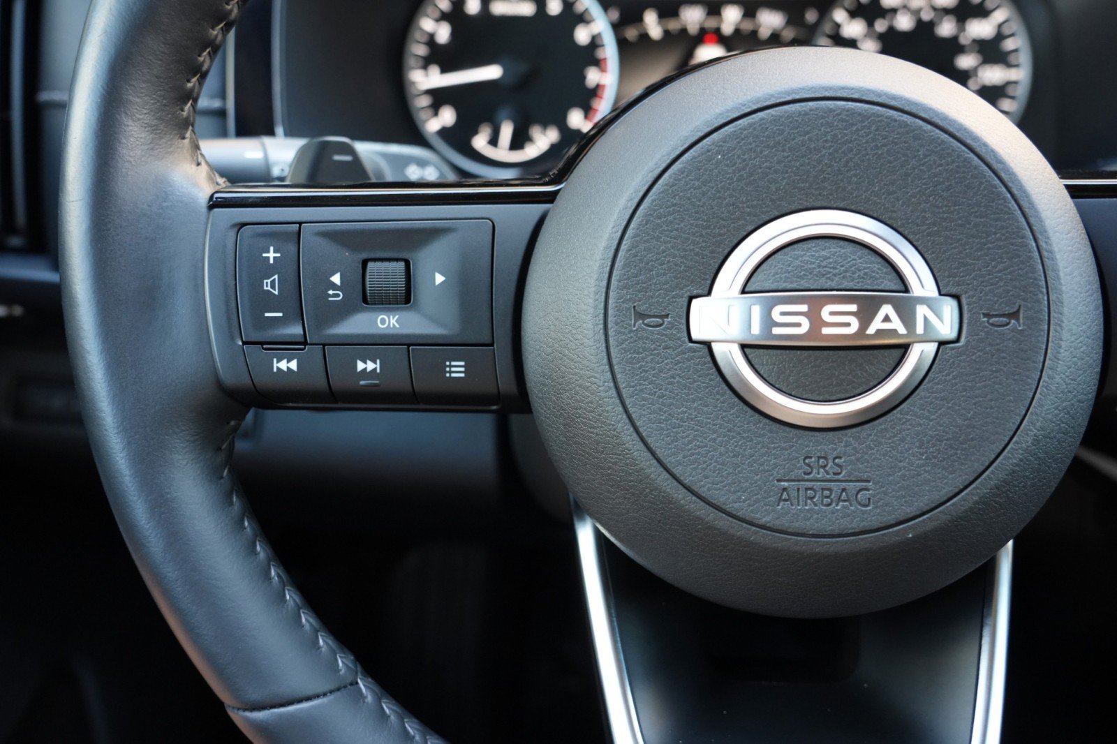 Used 2023 Nissan Pathfinder SL w/ SL Premium Package FWD image 20