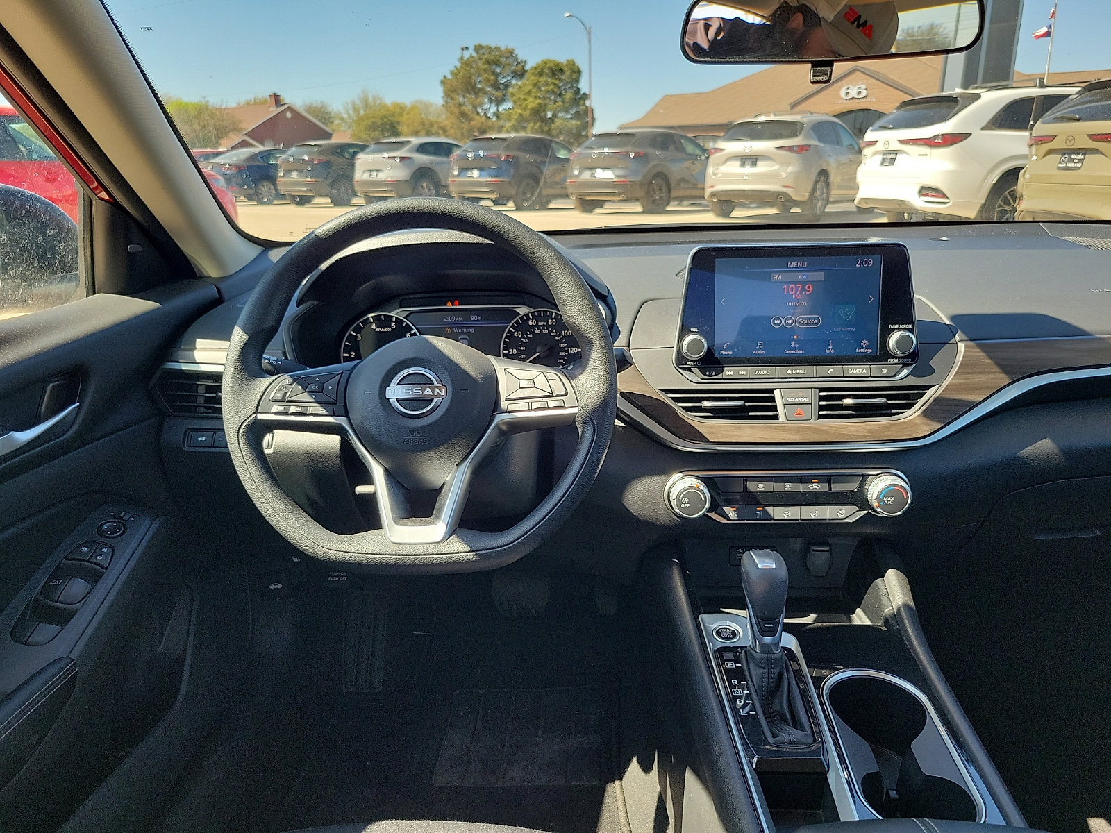 Used 2024 Nissan Altima 2.5 SV image 11